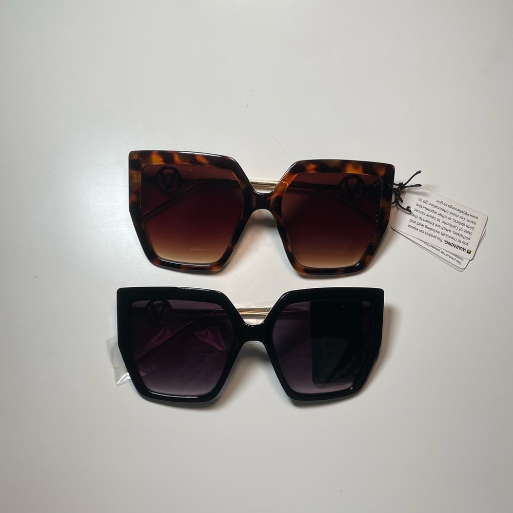 SUNGLASSES x2
